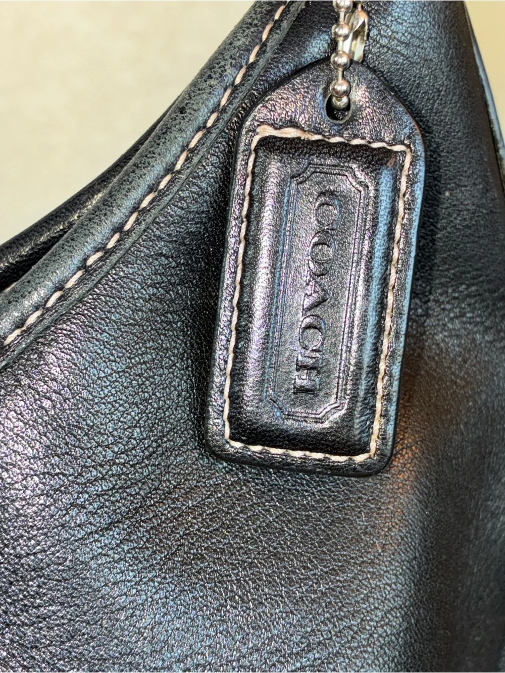 COACH VTG Hamptons 7548 Black Leather mid-sized Buckle Hobo, with dust bag. Euc